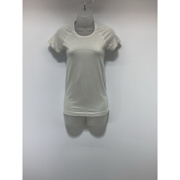 Lululemon Swiftly Tech T Shirt Ivory Athletic Tee Women’s Measures 25 Bust X 24 - Picture 1 of 6
